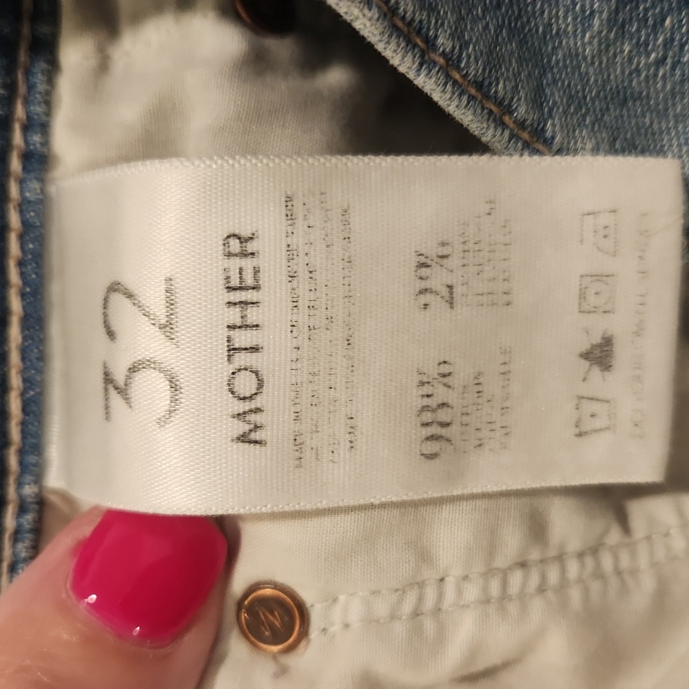 MOTHER The Slacker Fray Jeans in Wash- Love Drunk Cowboy Size 32! - Picture 4 of 14